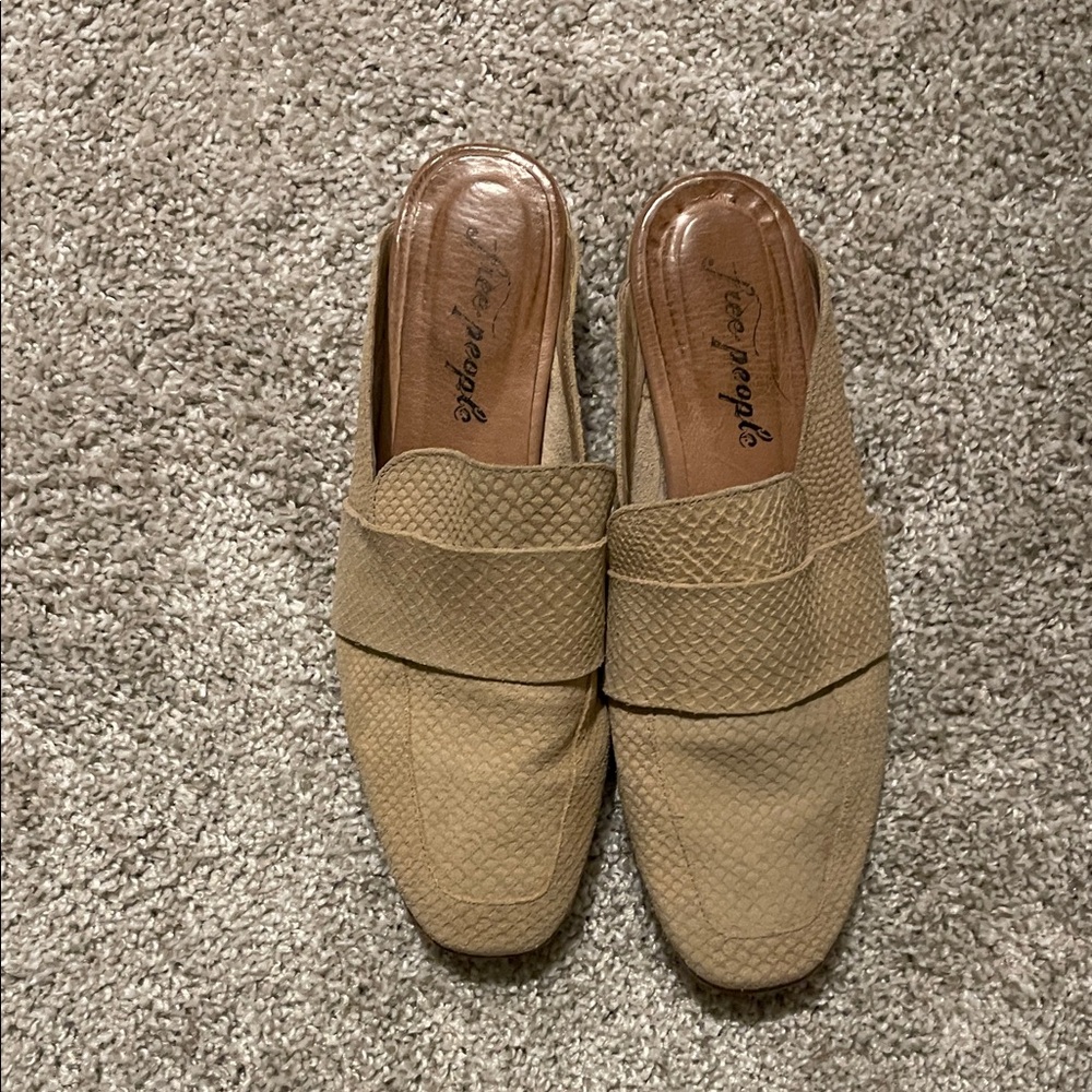 Free People Tan Slip-On suede Loafers mules